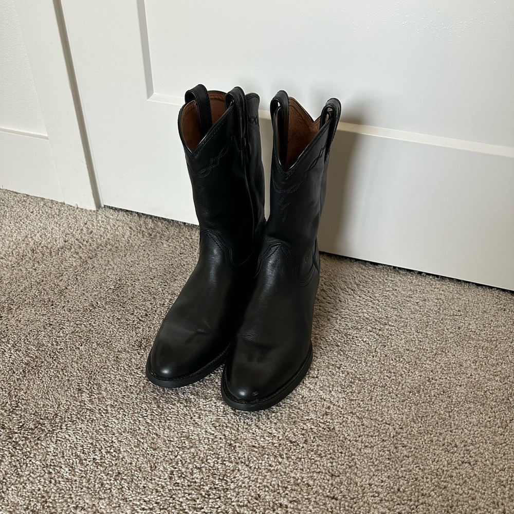 9.5D Ariat Heritage Black Roper Boots